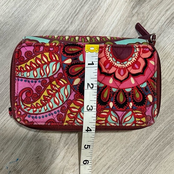 Vera Bradley Resort Medallion Paisley Pink Red Medium Zipper Wallet - Picture 7 of 7